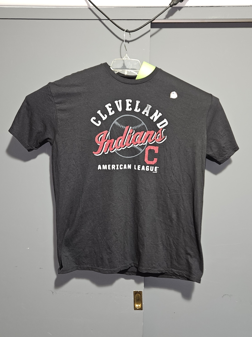Genuine Merchandise Black Cleveland Indians Logo Short-Sleeve Tee New